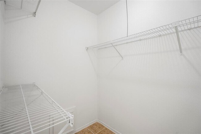 Building Photo - 11030 Hidden Bend Dr