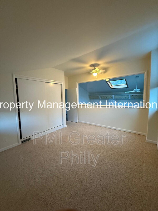 Building Photo - 864 Beechwood Rd