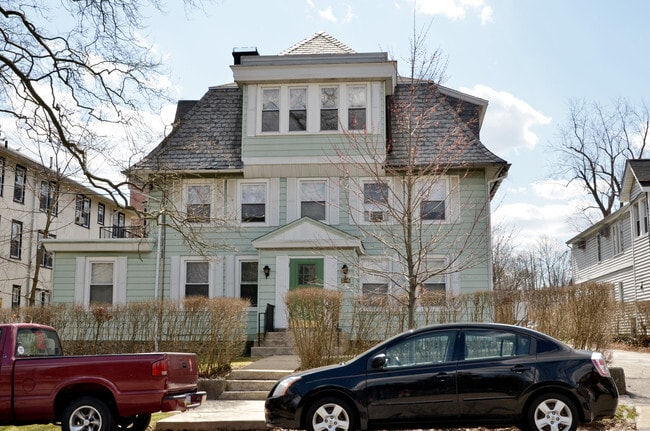 Building Photo - Triangle Apartments