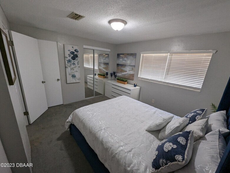 Building Photo - 1600 S Palmetto Ave