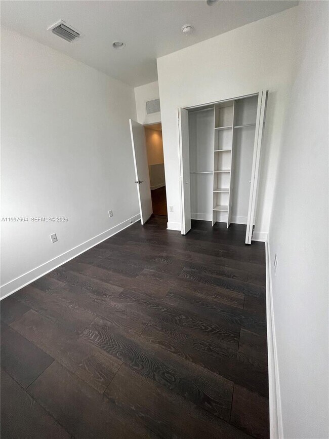 Building Photo - 2621 NE 212th Terrace