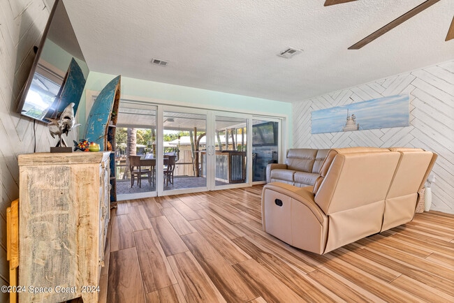 Building Photo - 403 N Neptune Dr
