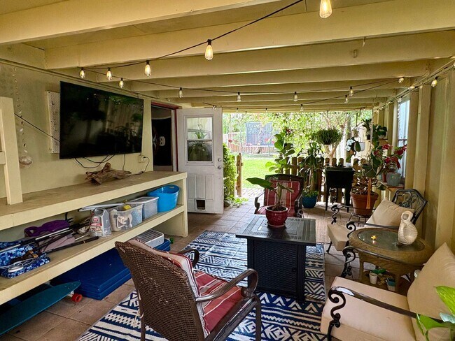 Building Photo - *ROCKY POINT GEM* 3/2/1 Pool Home with Lawn and Pool Care Included!
