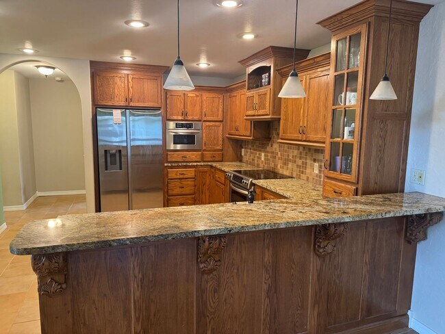 Building Photo - 5 Bedroom | 3 Bathroom | 3 Car Garage | Wa...