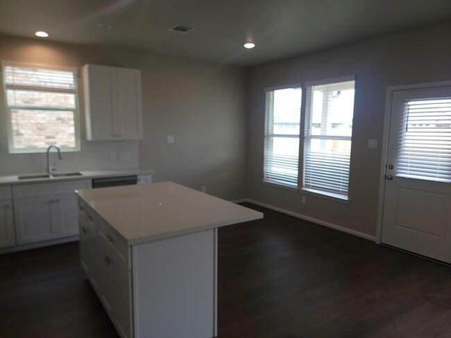 Building Photo - 1007 Tillman Ln