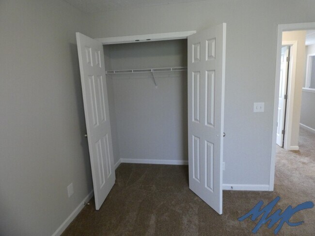 Building Photo - 283 Hollandale Rd