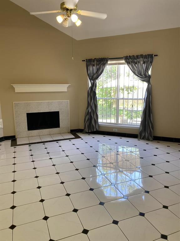 Building Photo - 11830 Meadow Pl Dr