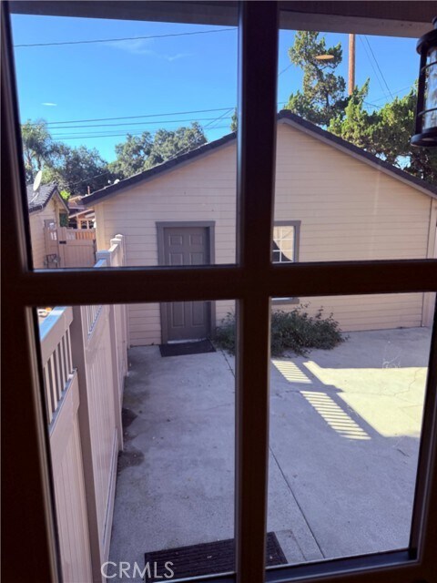 Building Photo - 119 N Cullen Ave