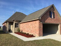 Building Photo - New Lake Front Home in Magnolia Lakes off Burbank Near Staring