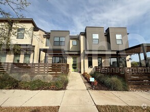Building Photo - 3404 Zellwood Ln