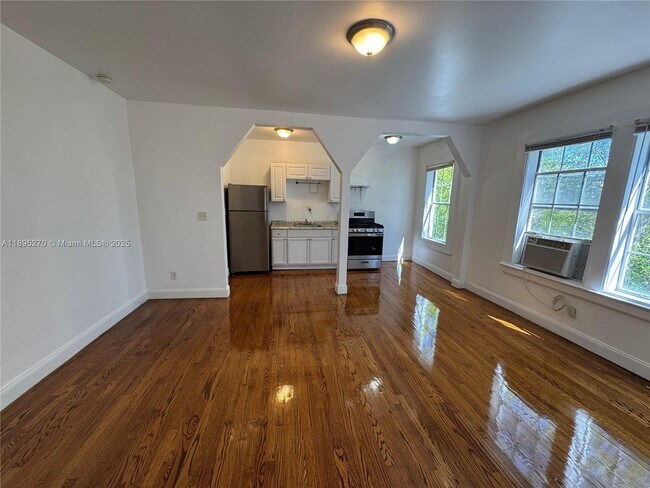 Building Photo - 177 NE 50th St