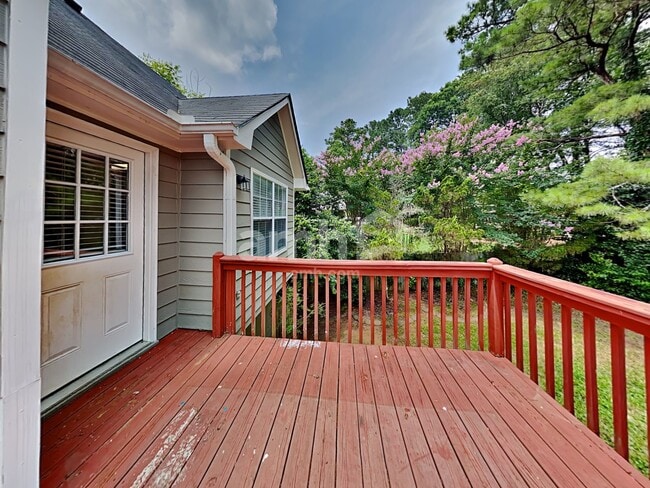Building Photo - 502 Silver Maple Ln