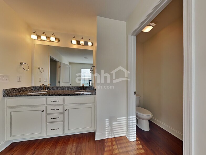 Building Photo - 6835 Thistle Down Dr