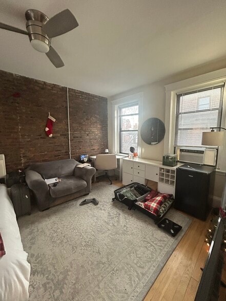 Building Photo - 39 Hemenway St