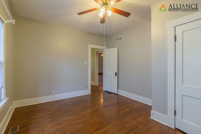 Building Photo - 1621 Leavenworth St