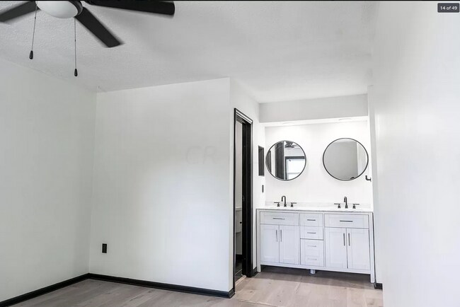 Building Photo - 1560 Waterstone Ct
