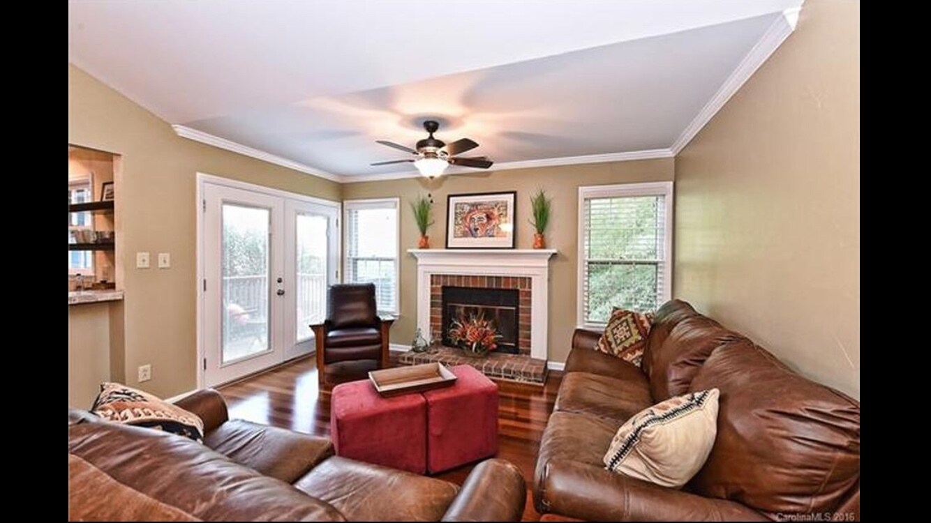 Building Photo - 3300 Selwyn Farms La