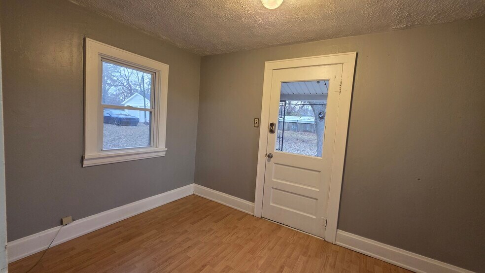 Sun room / Mud Room / Back door entry - 530 Fleming Rd
