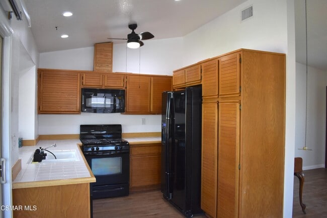 Building Photo - 22551 Honnold Dr