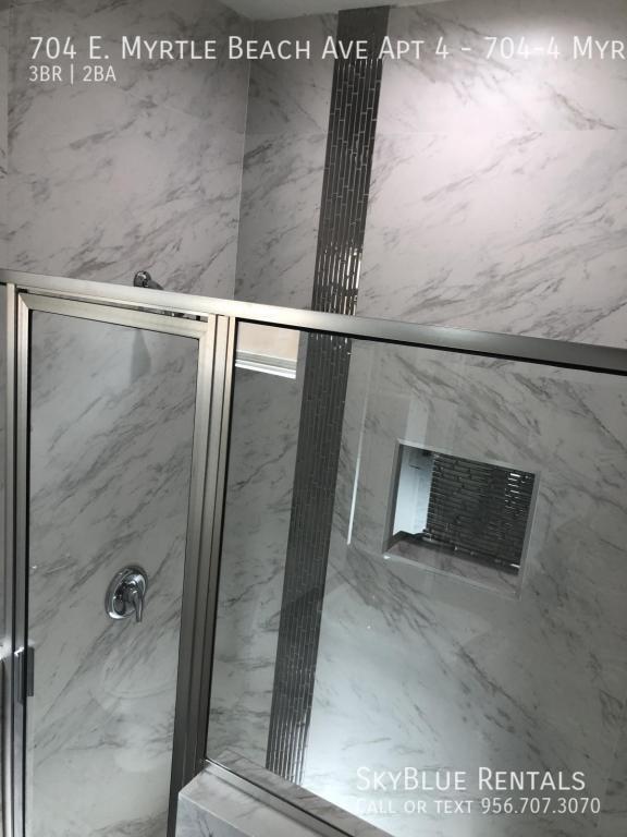 Building Photo - 704 E Myrtle Beach Ave