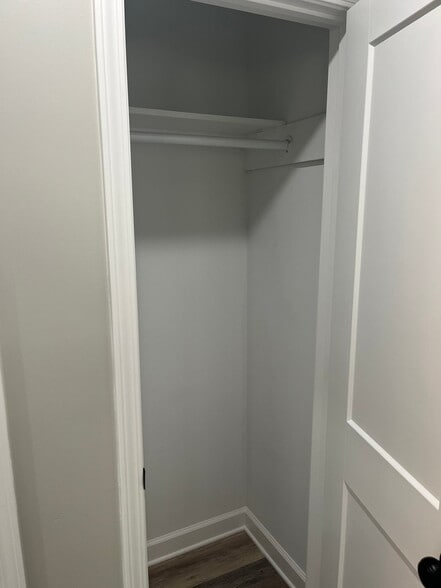 Building Photo - 120 Sunset Ave