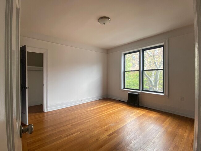 Building Photo - 3353 82nd St