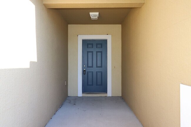 Building Photo - Easy Living 3/2/2