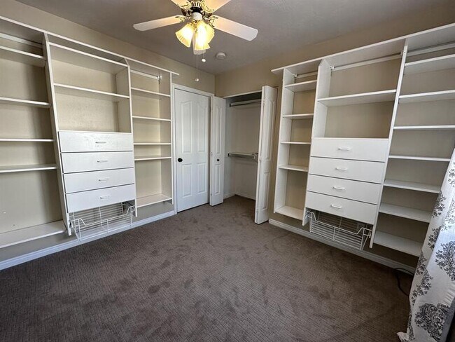 Building Photo - 113 Manilla Dr