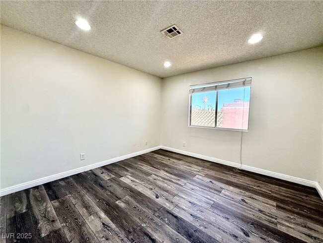 Building Photo - 10001 Coral Sands Dr