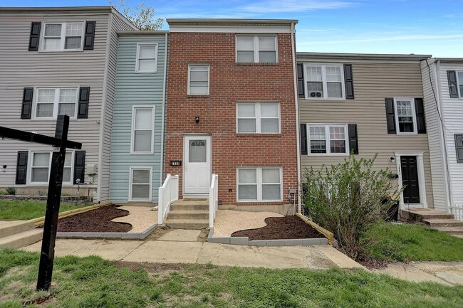 Building Photo - Gorgeous 5 Bedroom In Harford County Ready...