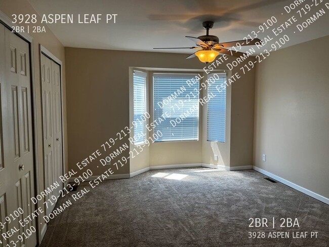 Building Photo - Centrally located townhome