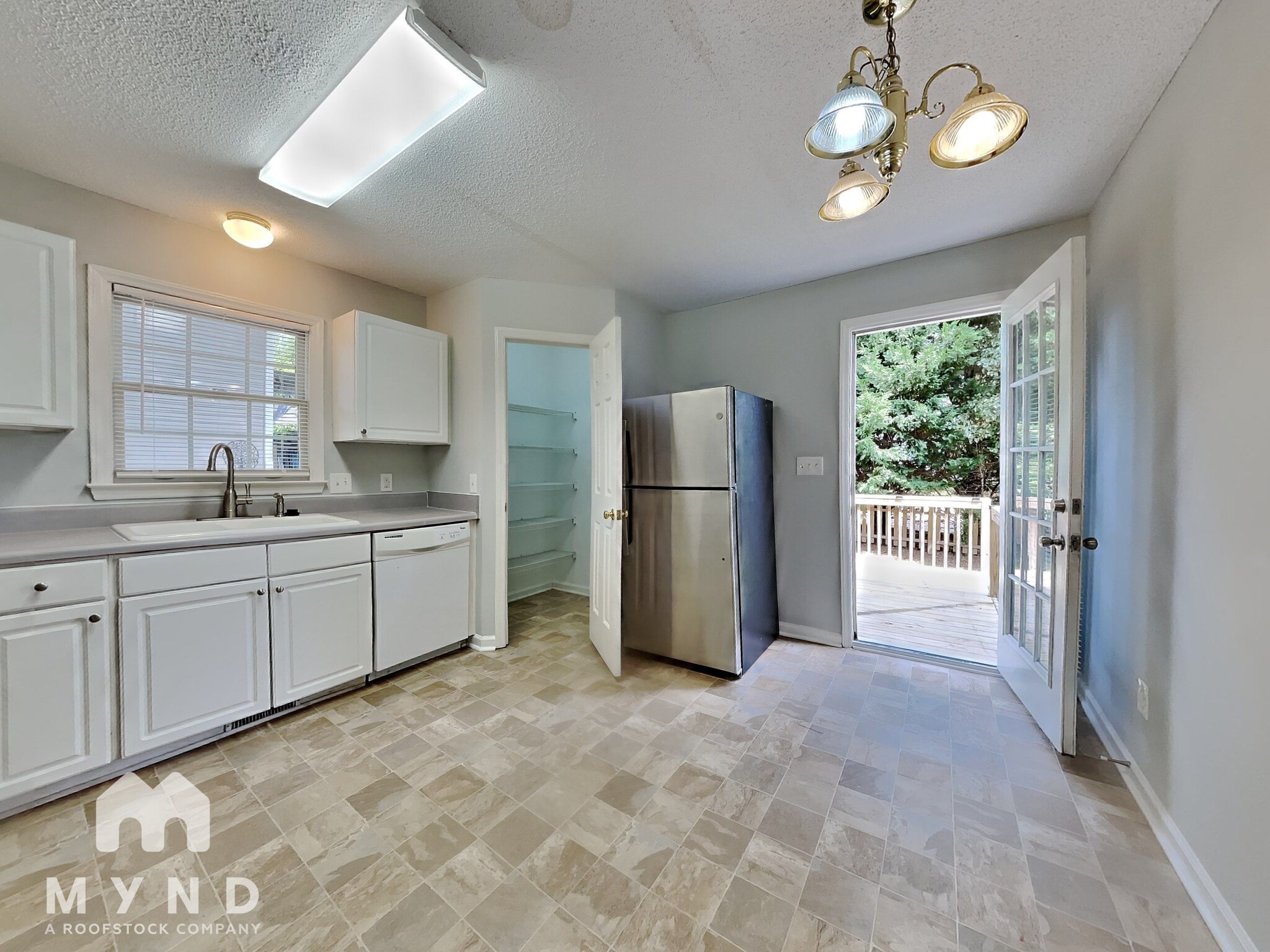 Building Photo - 1937 Indianwood Ct
