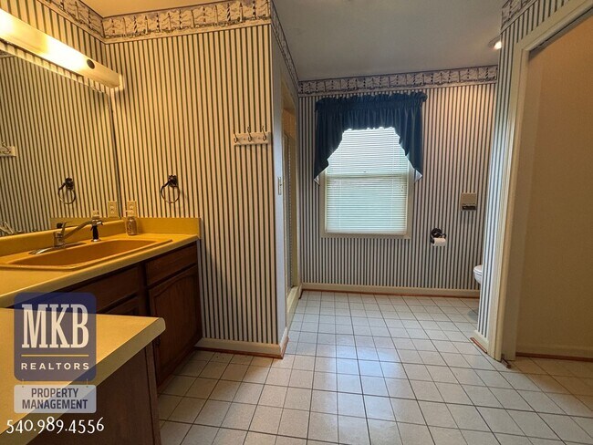 Building Photo - 5056 Catawba Valley Dr