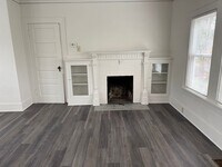 Building Photo - L0621