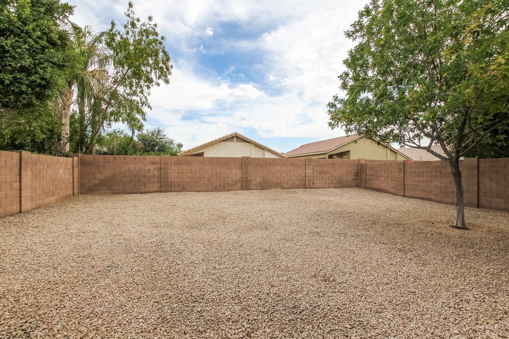 Building Photo - 16231 W Moreland St