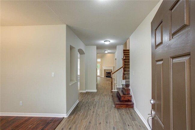 Building Photo - 811 Clear Meadow Ct