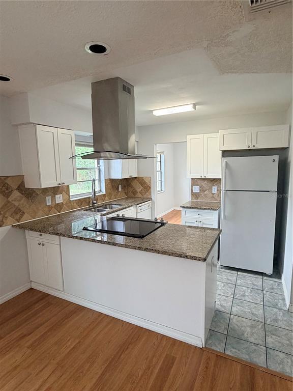 Building Photo - 661 Murphy Rd