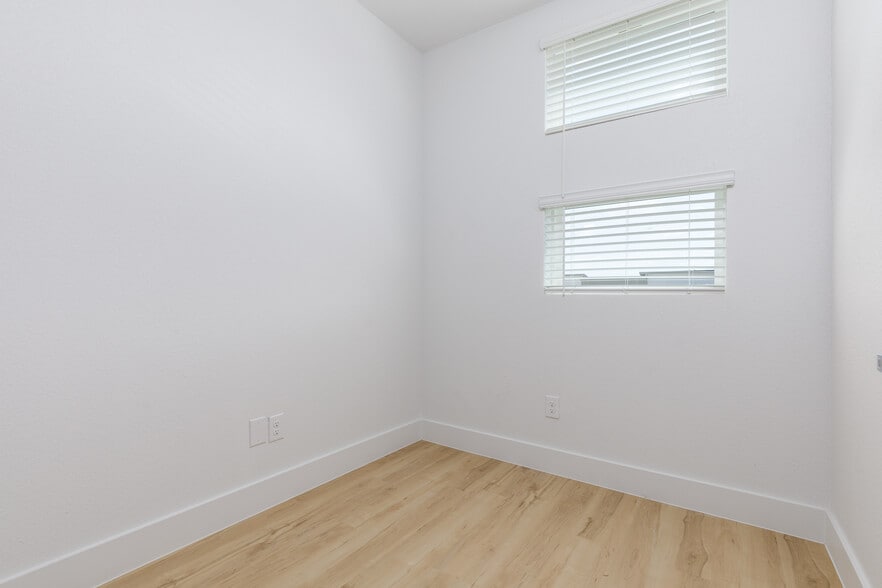 Building Photo - 2801 Weisenberger St