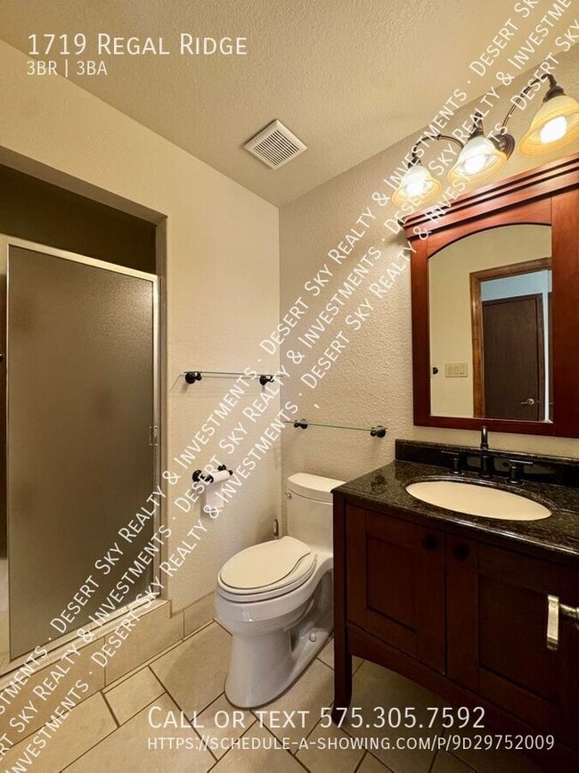 Building Photo - 1719 Regal Ridge St