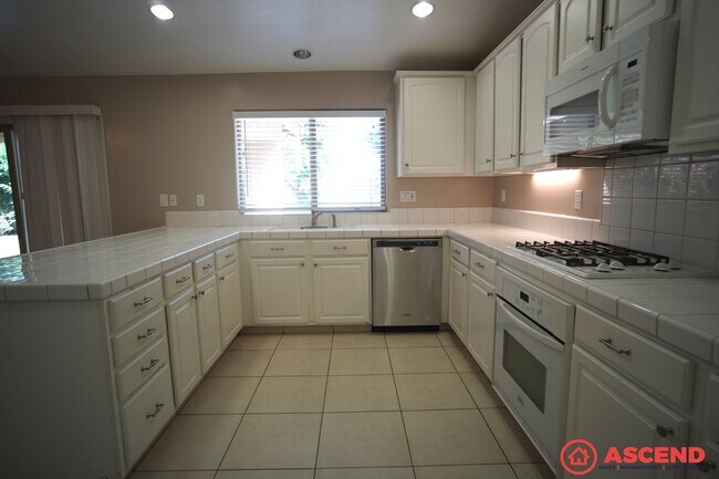 Building Photo - 12708 Beechfield Dr