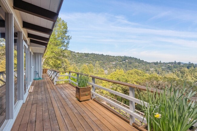 Building Photo - 45 Beverly Terrace