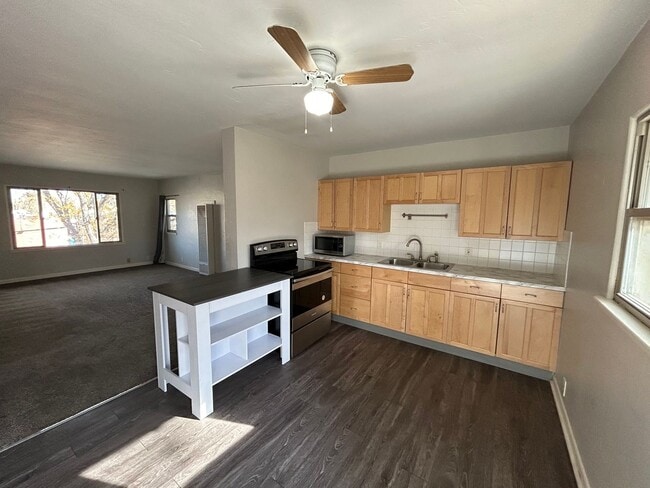 Building Photo - Charming Old Town Apartment