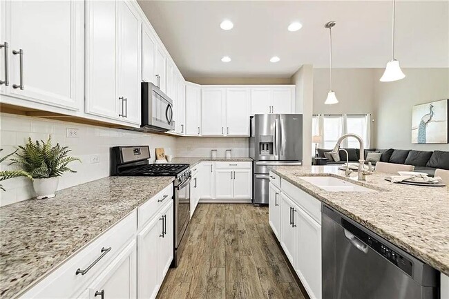 Building Photo - 165 Carlina Lp