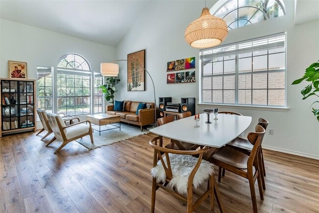 Building Photo - 8112 Siringo Pass