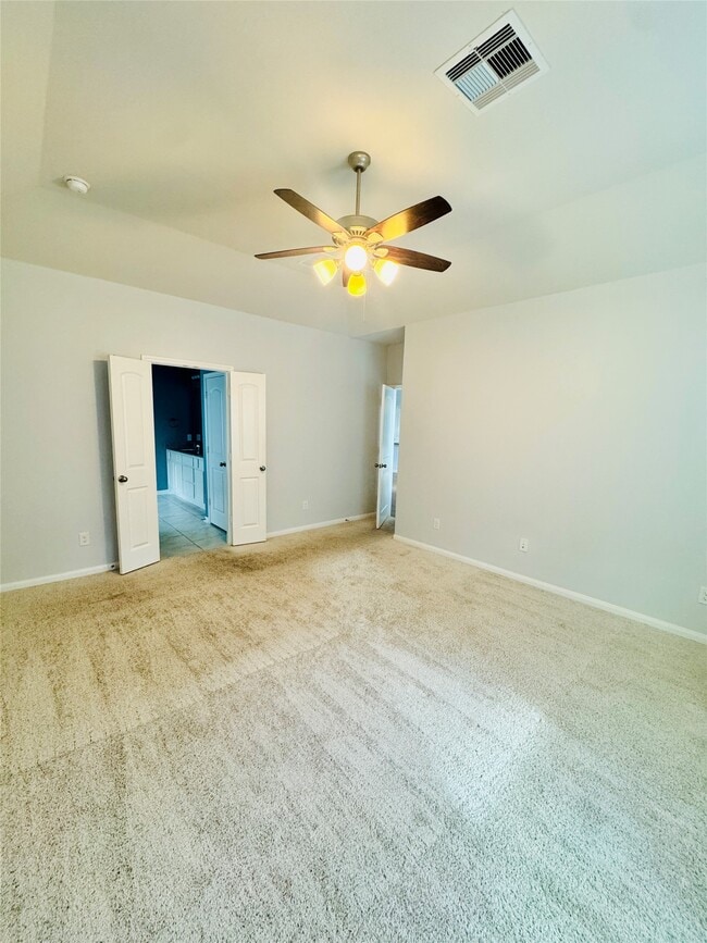 Building Photo - 13018 Laura Lake Dr