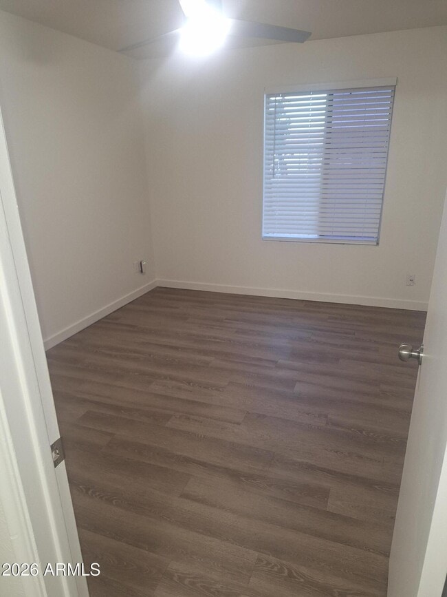 Building Photo - 2839 E Altadena Ave