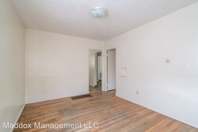 Building Photo - 510 Adams St NE