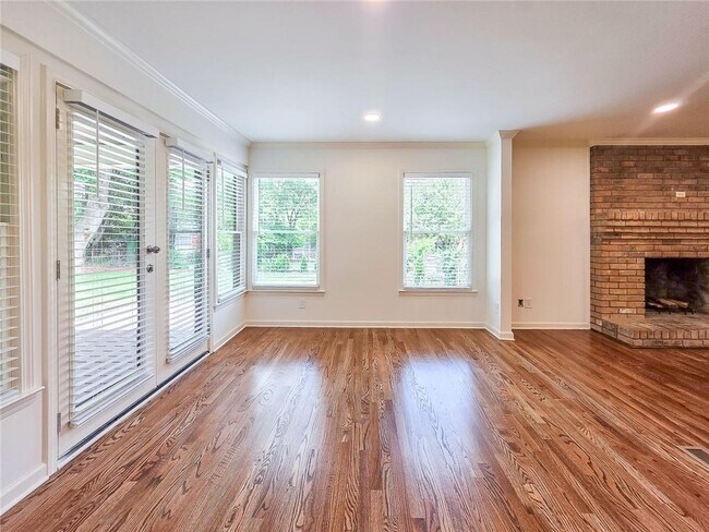 Building Photo - 771 Mockingbird Ln
