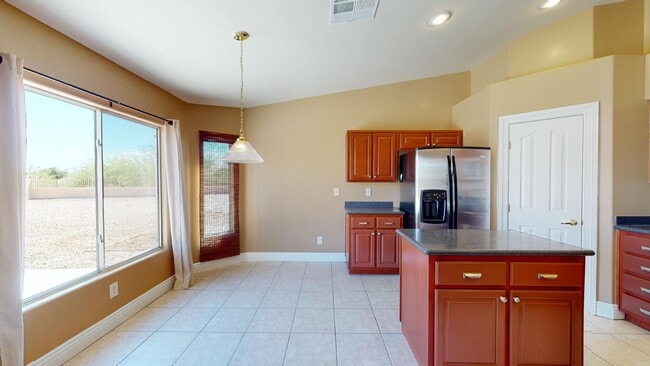 Building Photo - One Story Home Near Beautiful Mountain's Edge Community