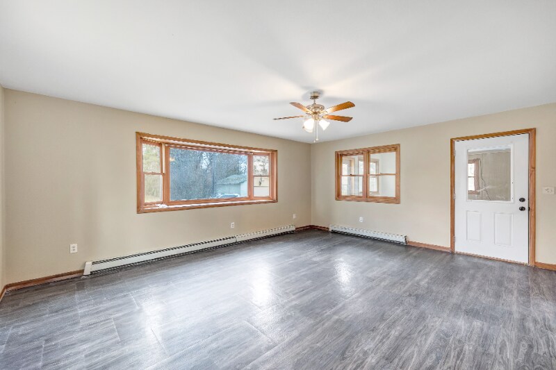 Building Photo - 105 N Metonga Ave